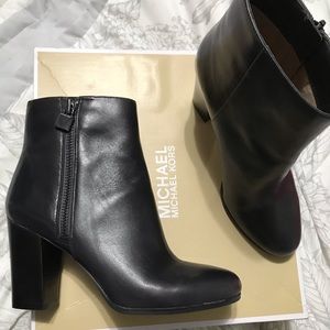 👢 Michael Kors boot - 8.5 - NEW ⭐️